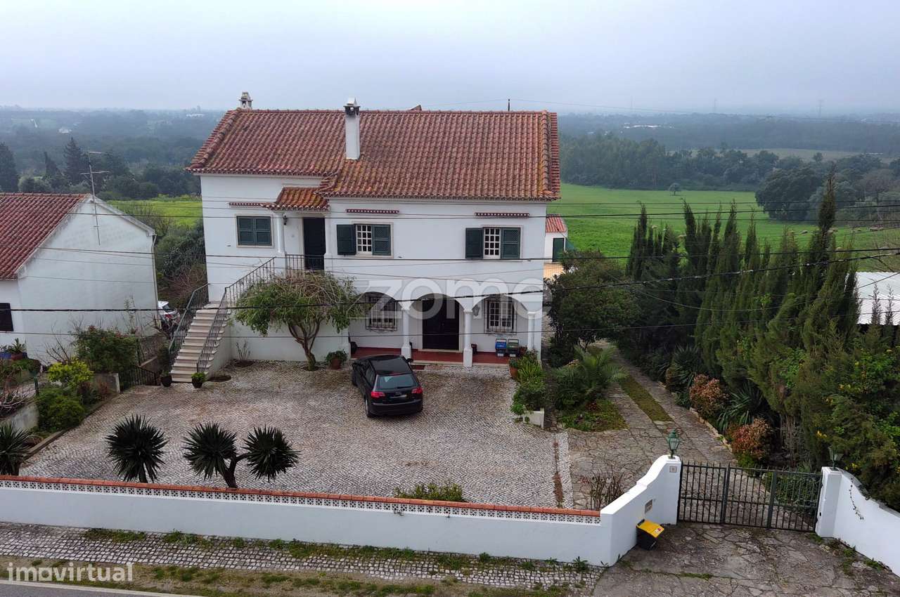 Moradia T4 isolada na Póvoa da Isenta. - Grande imagem: 1/38