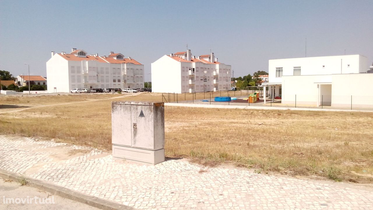 Lote Urbano- Licenciado -Construção de Prédio- investimento- Pegões-Mo