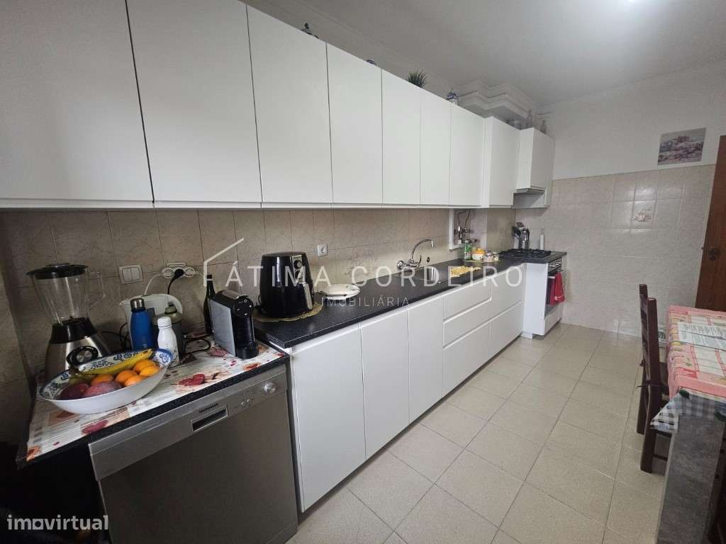 Apartamento T2 na Amora - Localização Privilegiada e Excelente Opor...-5