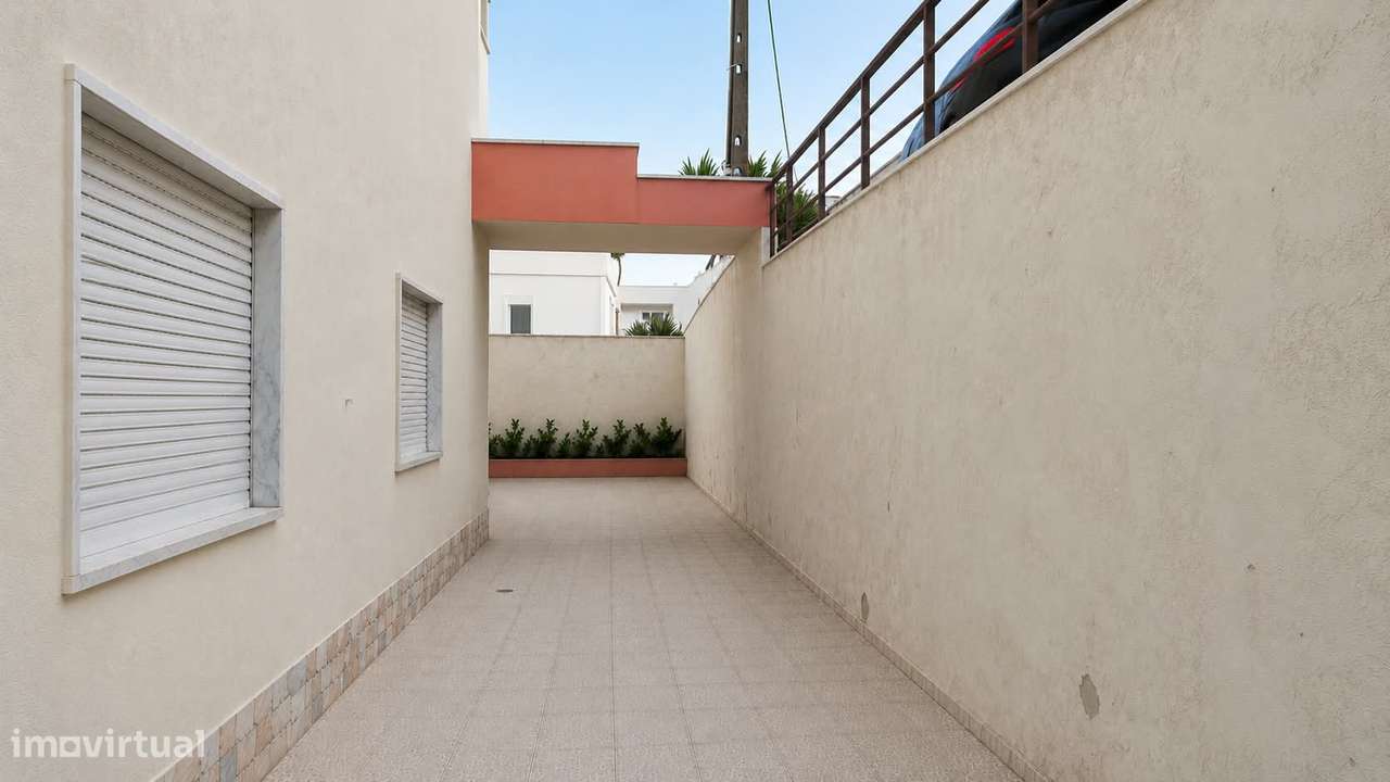 Apartamento T3 com Terraço Amplo e Exposição Solar na Ramada-18