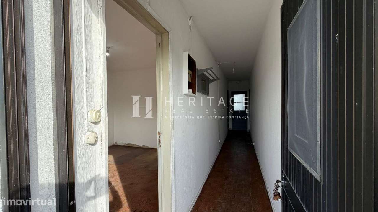 Moradia T2 a necessitar de obras e em fase de legalização-9