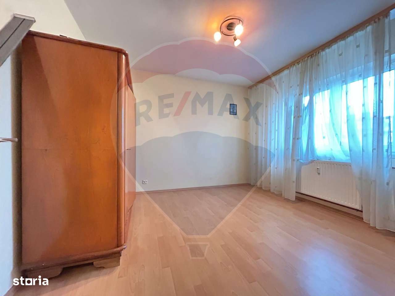 Apartament cu 3 camere de vânzare în zona Drumul Gazarului-7