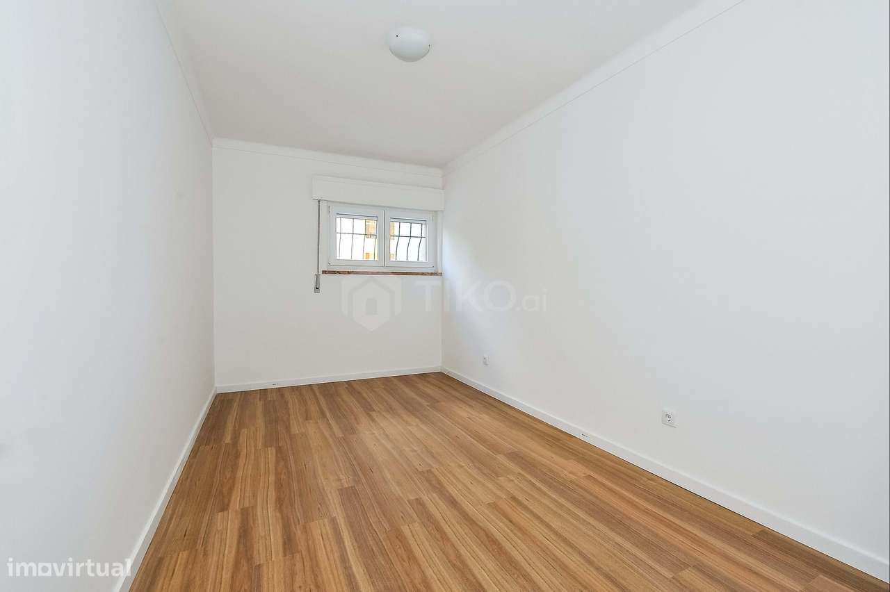 Invista no Seu Futuro: Apartamento T3 em  renovado no Coração de Setúb-19