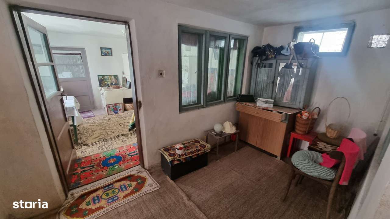 Casa modesta cu teren generos, zona Magura,-11