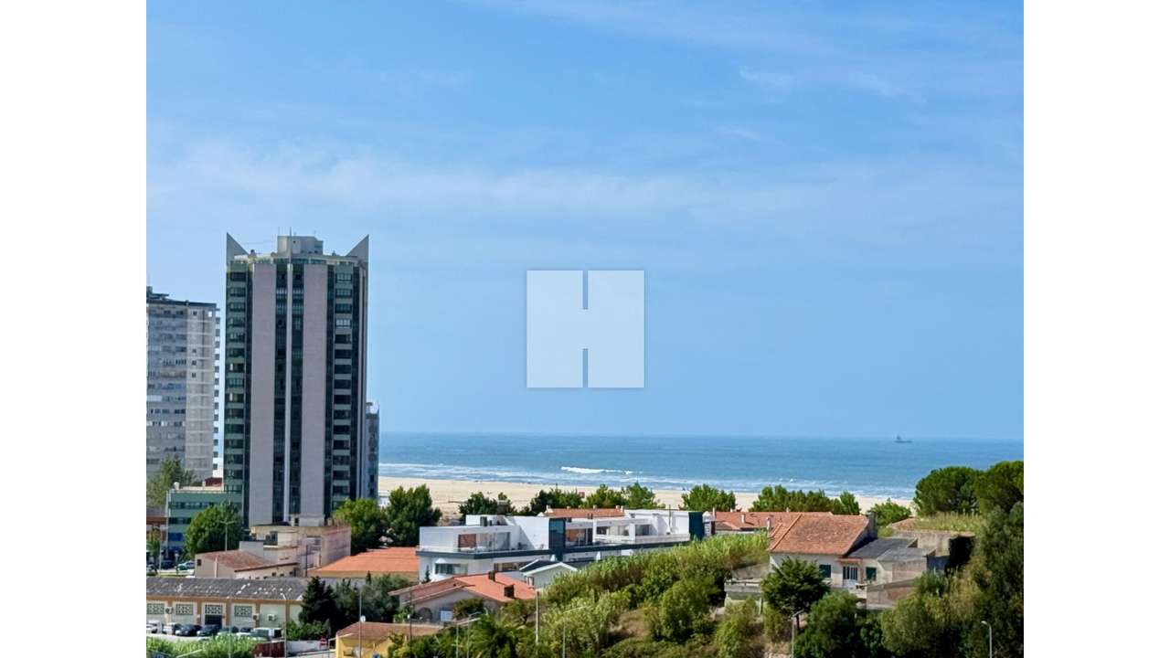 Espaçoso T4+1 Duplex c/ Vista Mar-46