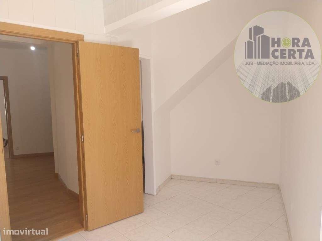 Apartamento T4 nas Mercês!-13