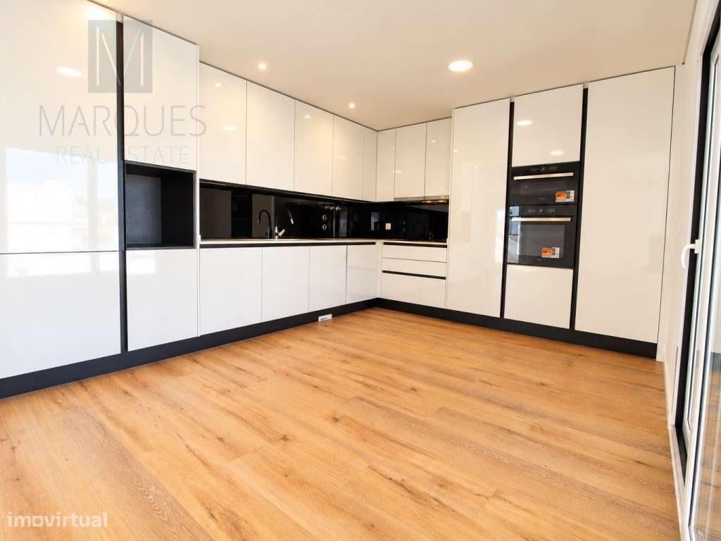 Moradia V4 com Garagem, Piscina e Jardim em Vale de Milhaços - Corr...-1