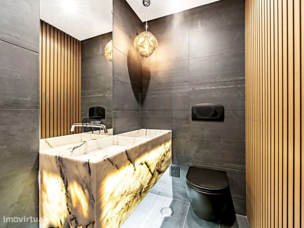 Elegância e Modernidade: Moradia T4 de Luxo com Rooftop em Alcochete-12