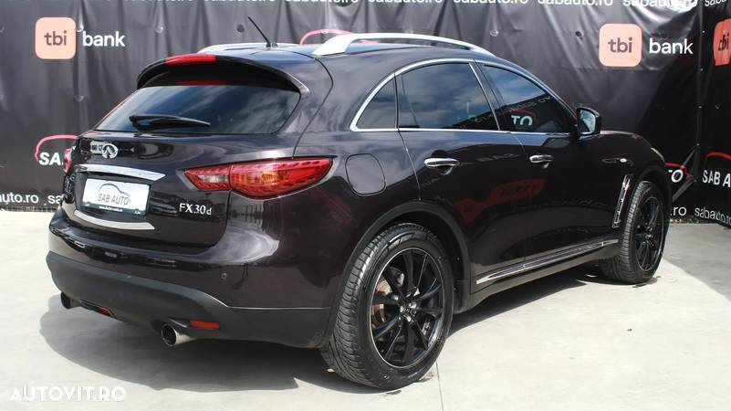 Infiniti FX 30 - 23