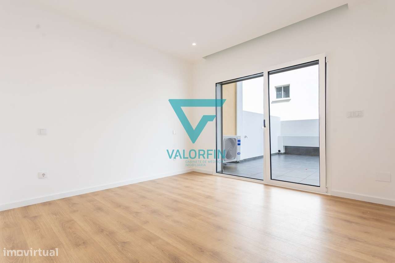 APARTAMENTO T3 NOVO c/ TERRAÇO em Parceiros | Leiria-8