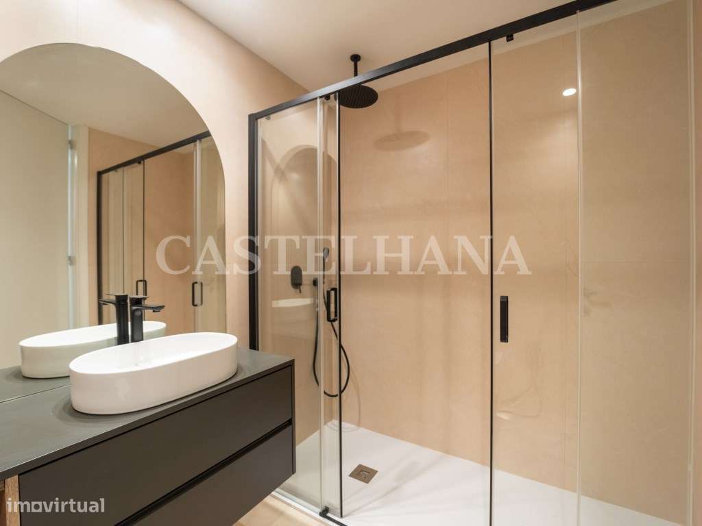 Apartamento T1 com garagem inserido em novo empreendimento da cidad... - Grande imagem: 5/68