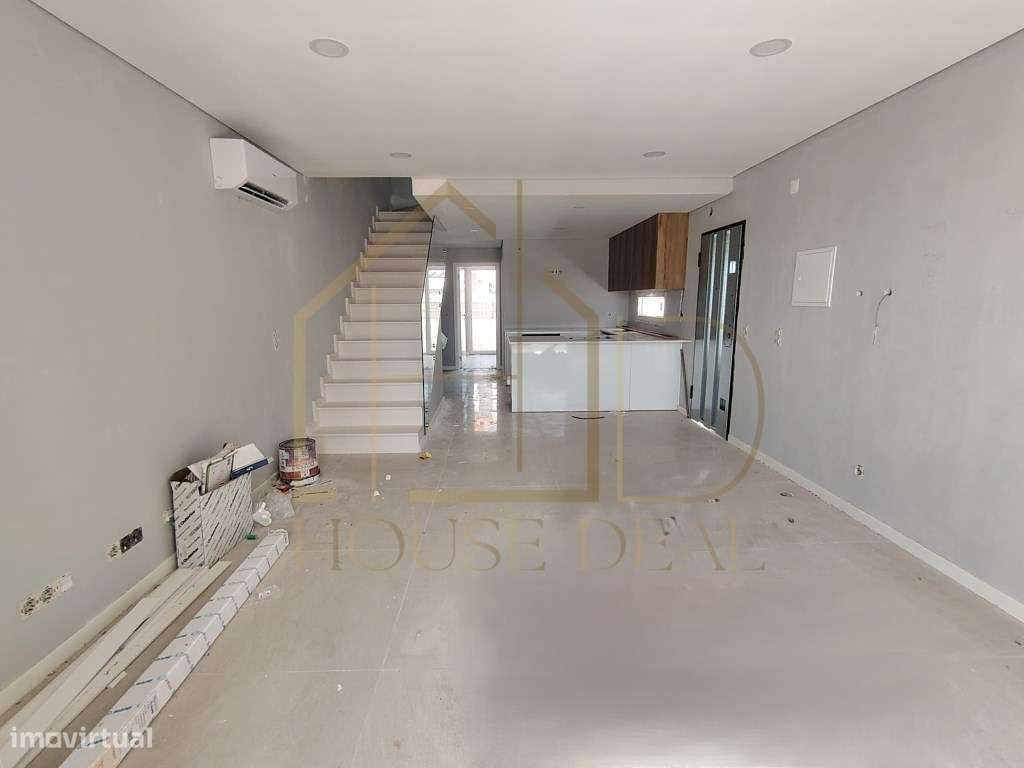 QUASE PRONTA!!! Moradia T3 com Pérgola. Pinhal do General. Fernão F...-6