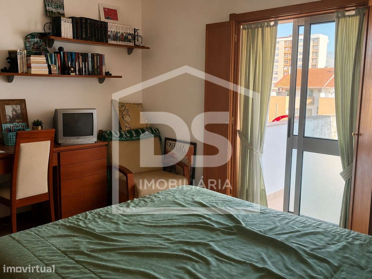 Moradia T4 Premium com Terraço e Garagem - Godim-4