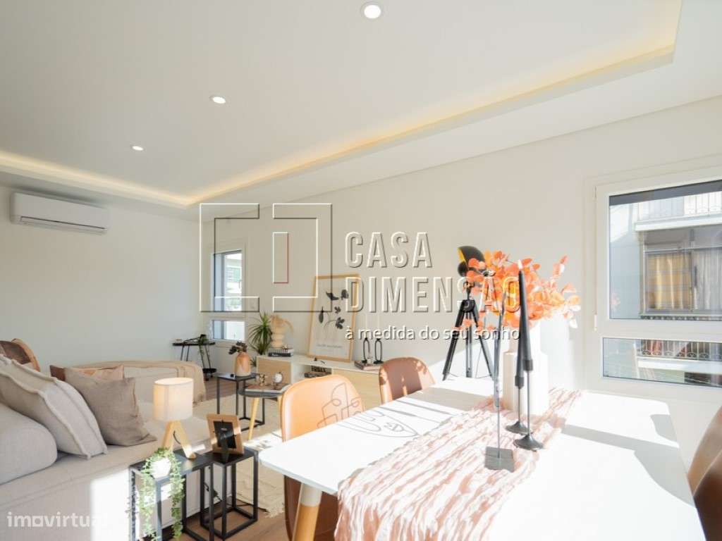 Moradia de tipologia T4+2 na melhor zona da Sobreda, com Piscina, G...-12