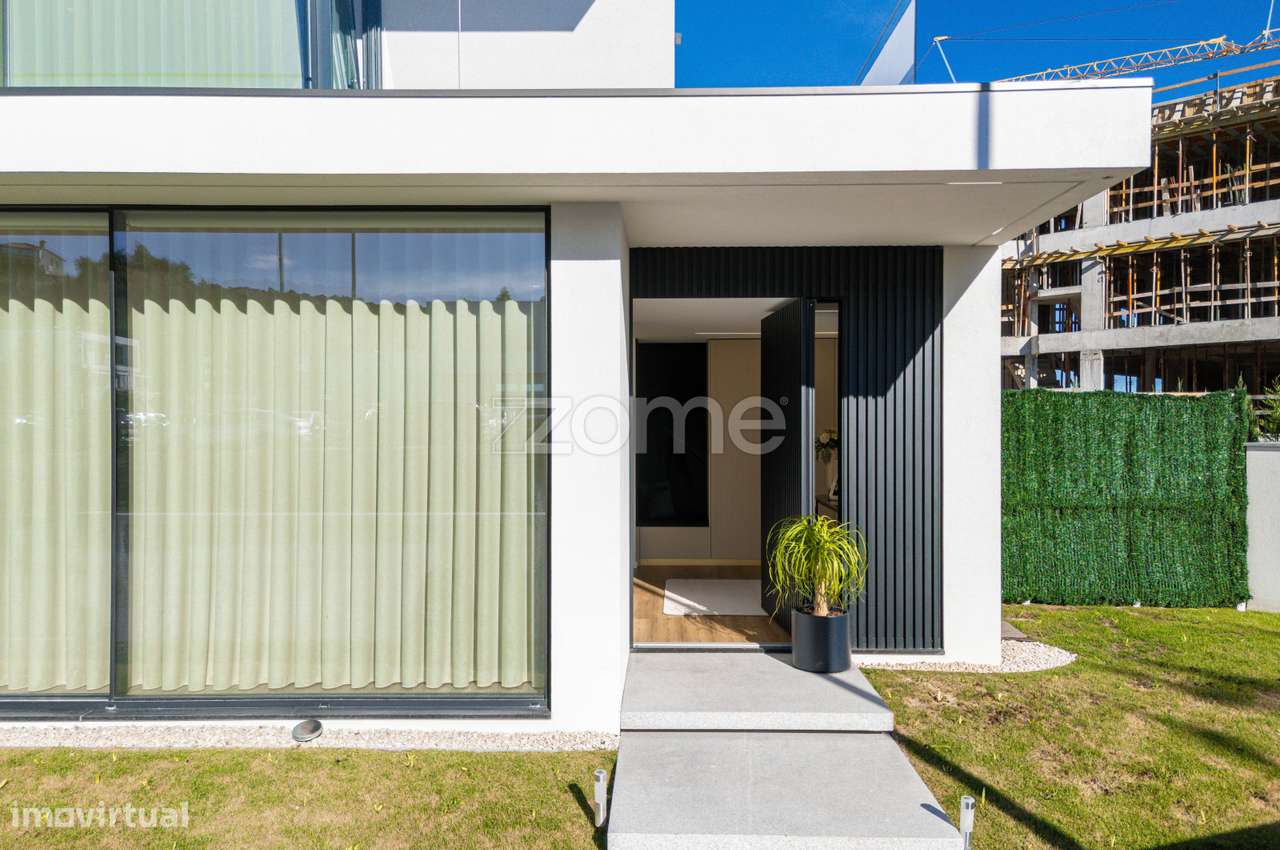 Moradia T3 de 2 pisos com jardim amplo numa zona residencial tranquila - Grande imagem: 2/35