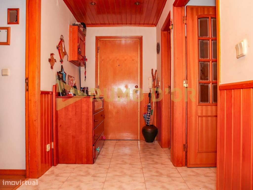Apartamento T2 em excelente estado de conservação a 2 minutos da A1-25