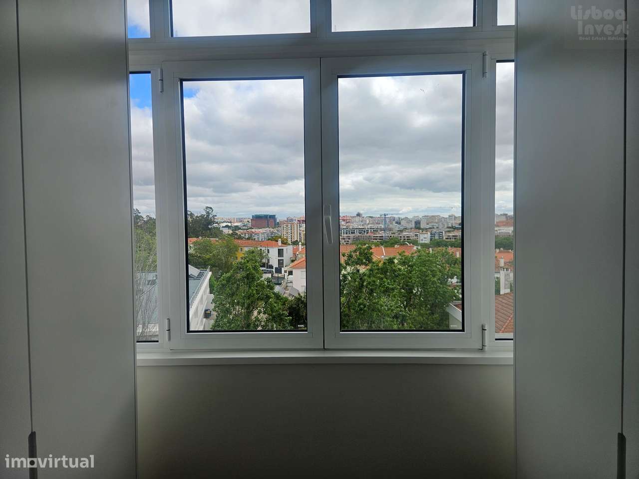 Apartamento T3 Novo com Varanda em Benfica-13