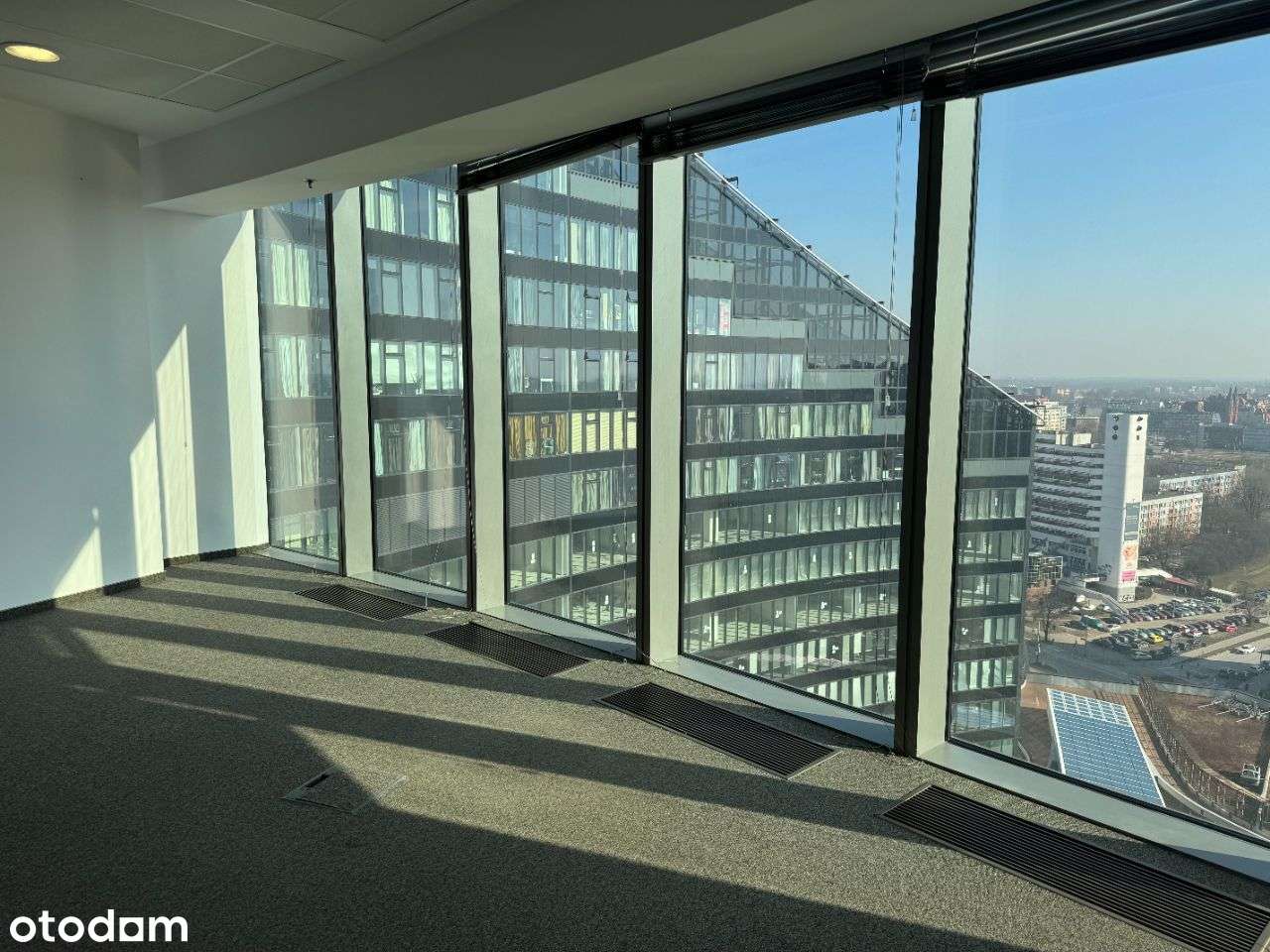 Biuro ok. 120 m² w Sky Tower z widokiem na miasto - Pełny obrazek: 4/12