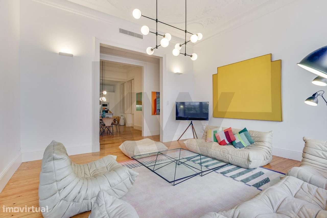 Luxuoso apartamento à Av. Liberdade - Localização, Elegância, Áreas e - Grande imagem: 3/54