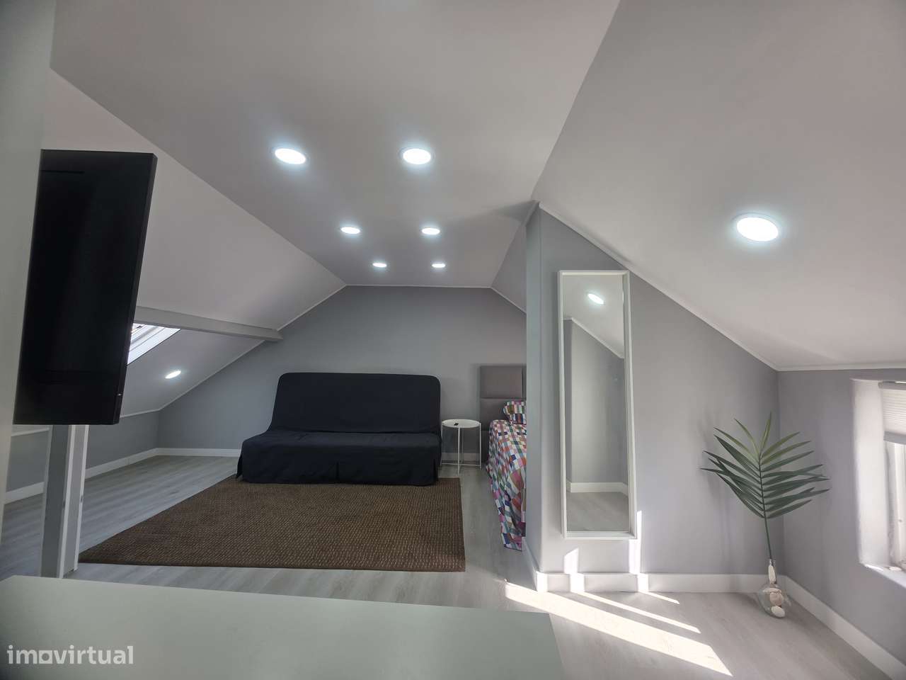 Apartamento T2 Duplex Recuperado - A 70m da Praia do Ouro-42