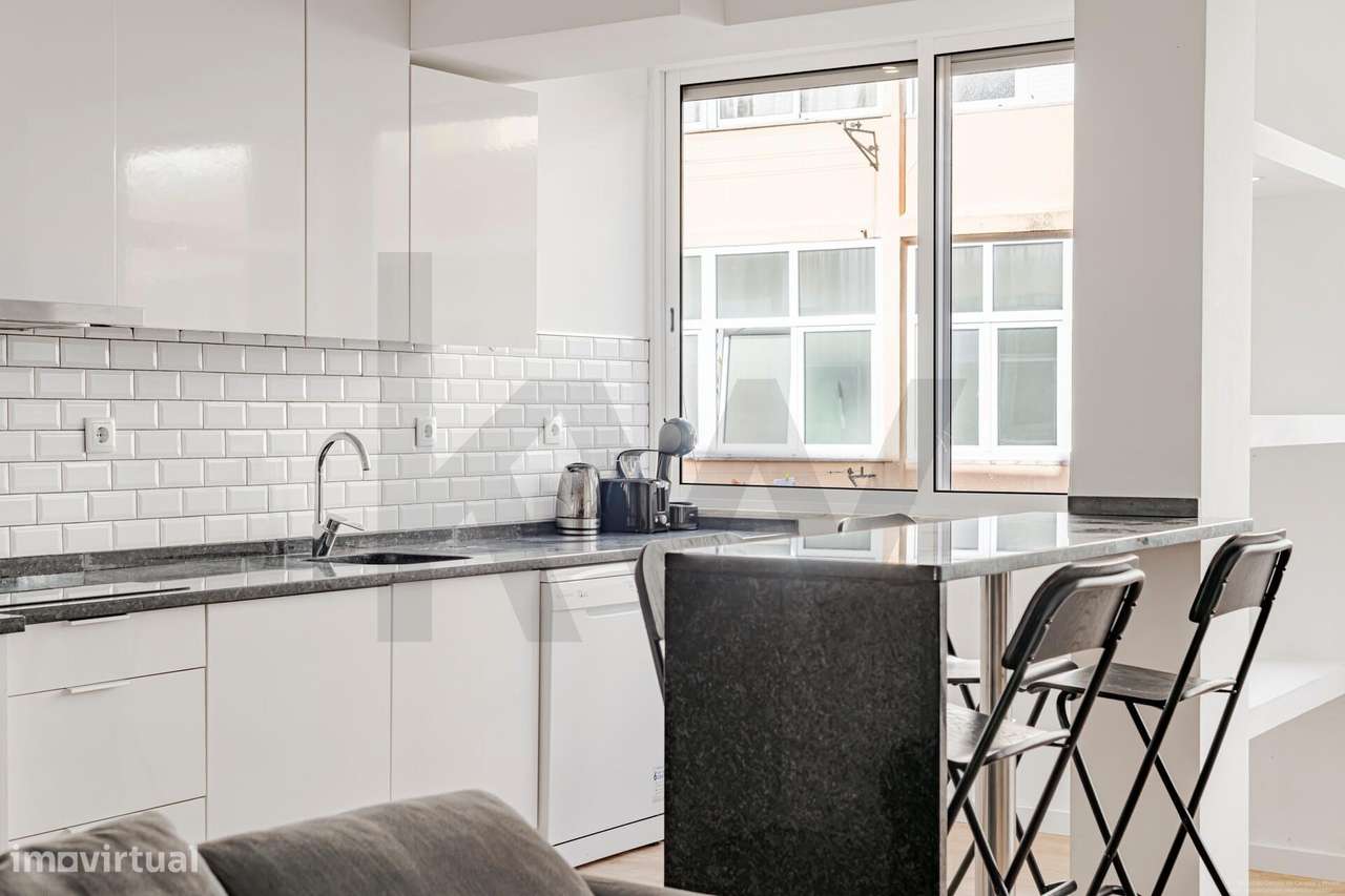 T2 ao lado do McDonald's Queluz - Grande imagem: 3/19