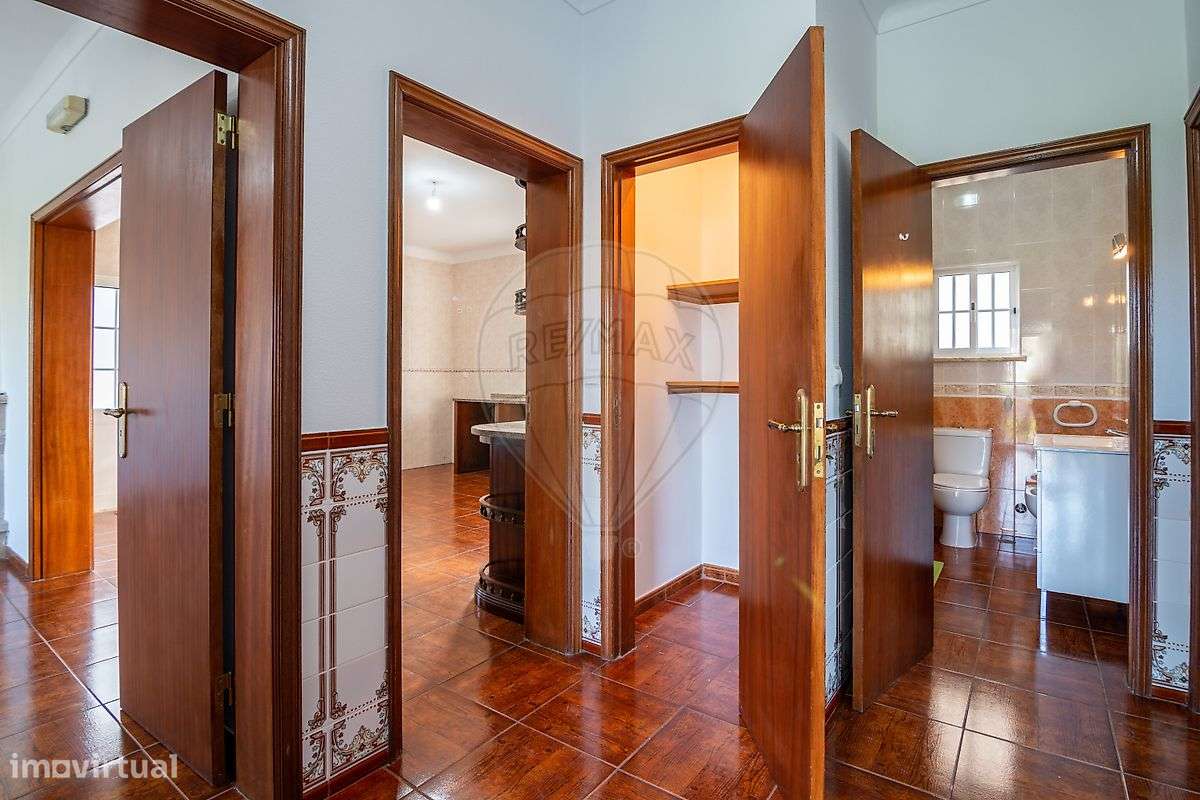 Moradia isolada T2+2 para venda na Quinta do Conde-20