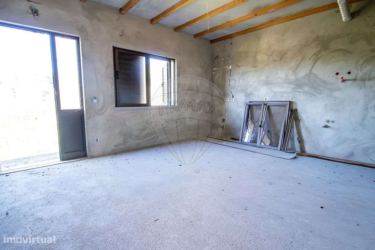 Moradia T4 para venda-16