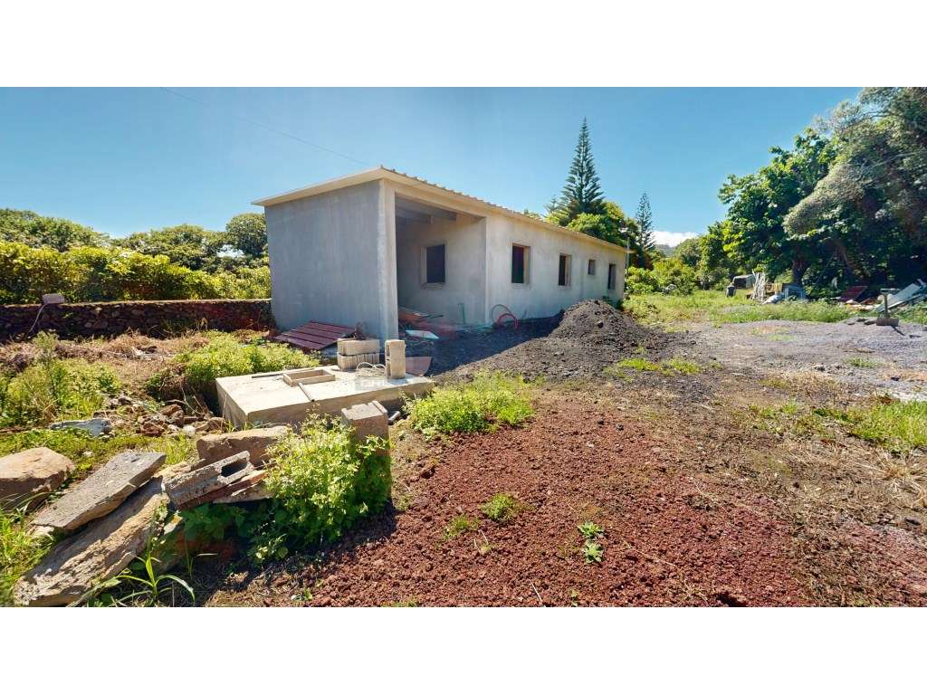 Excelente Oportunidade de Investimento nos Fenais da Luz | Moradia ...-26