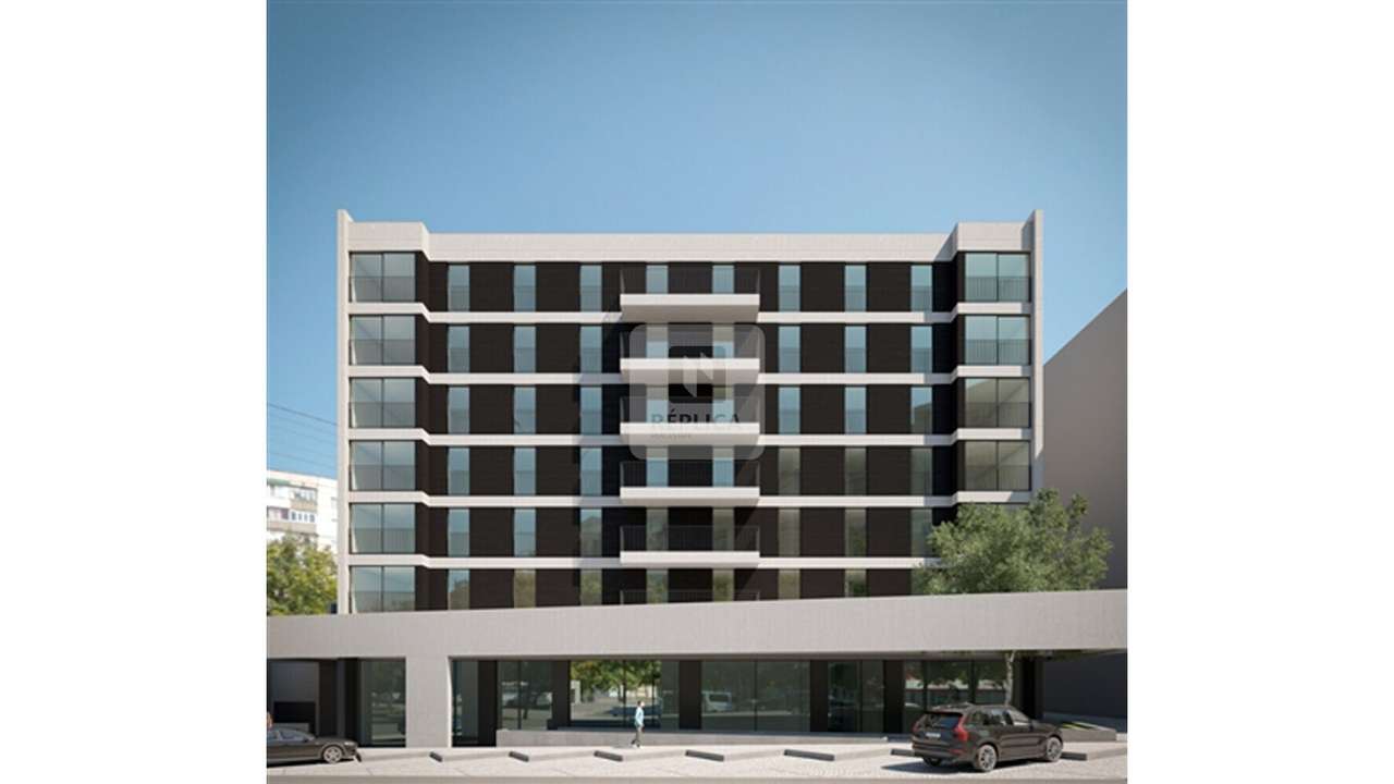 Apartamento T1 com Garagem no Edifício Zeca Afonso em Paranhos-1