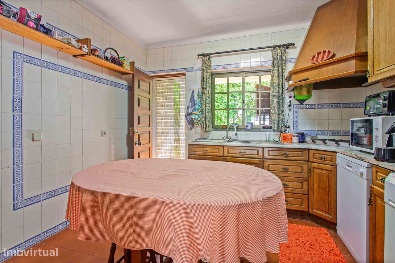 Moradia T4, 2 pisos, com jardim e árvores de fruto, Marisol | Aroeira-14