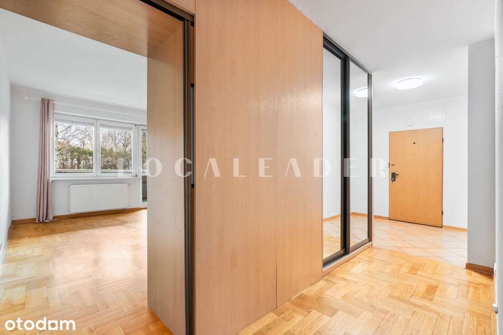 Duże dwupokojowe mieszkanie z balkonem i ogródkiem-7