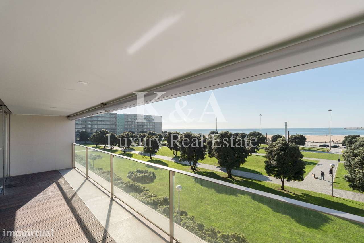 Apartamento T4 na primeira linha do mar. - Grande imagem: 2/17