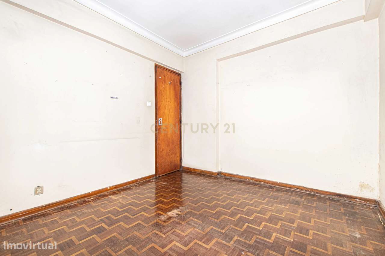 Oportunidade - T1 em Almada-3