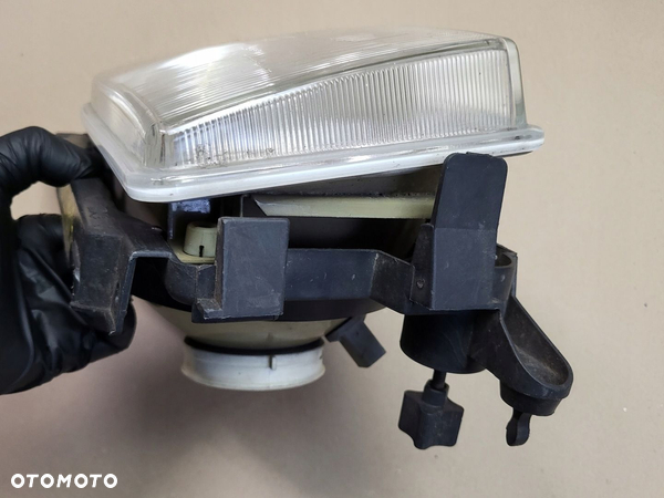 LAMPA REFLEKTOR RAMKA PRAWA PRZÓD OPEL KADETT E OE EU BOSCH - 10