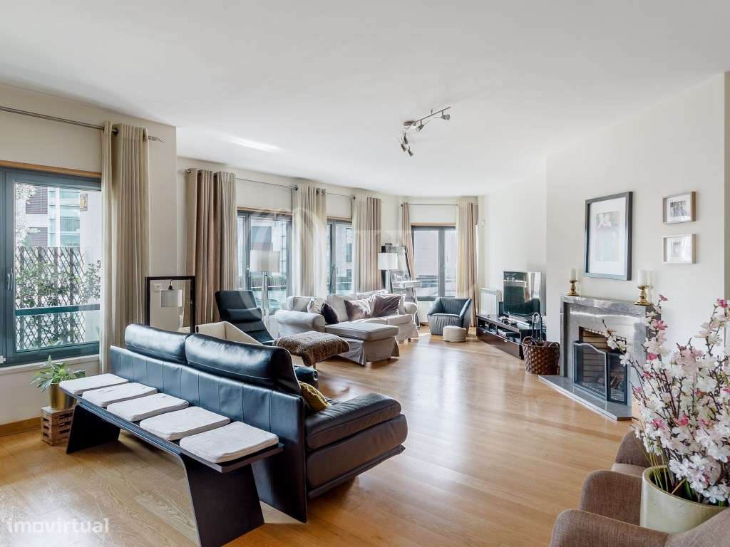 Apartamento T5 duplex, terraço, Quinta dos Alcoutins - Grande imagem: 1/21