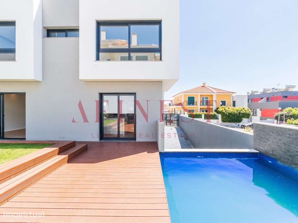 MORADIA T4+1 NO ARNEIRO - CARCAVELOS - PRONTA A HABITAR! - Grande imagem: 2/60