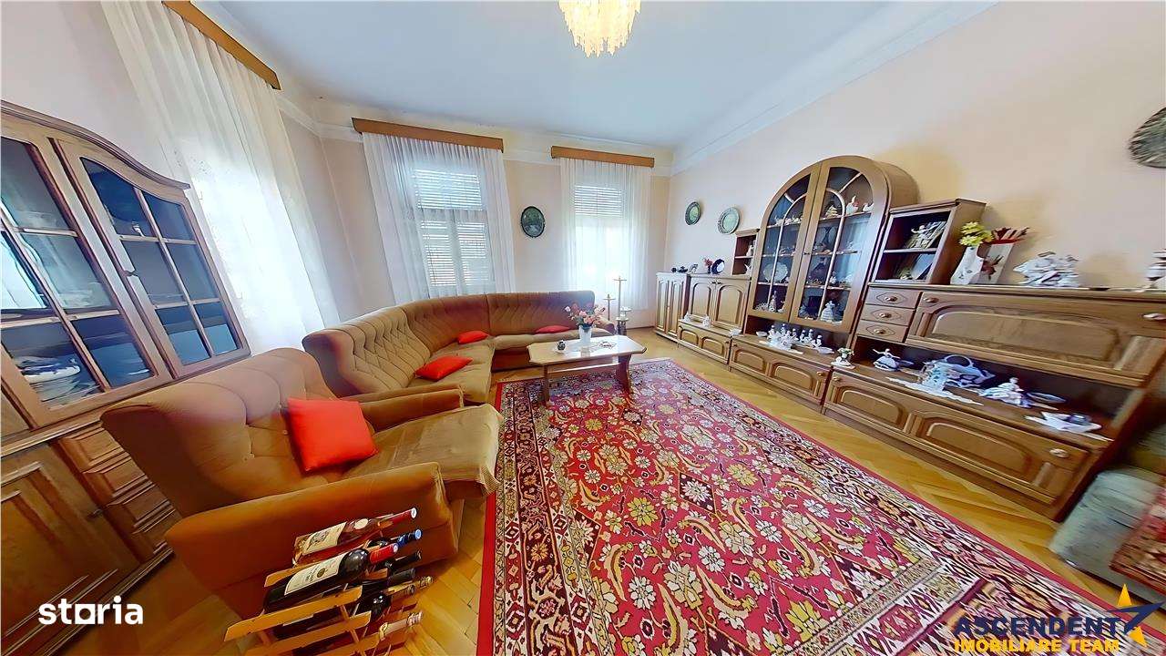 Poveste saseasca la umbra vitei de vie, cu crama si gradina cu flori, - Imagine principală: 2/20