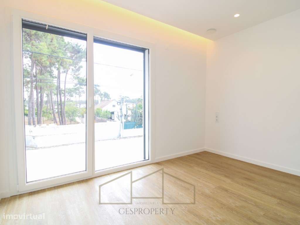 Moradia Isolada T3 com piscina pronta a escriturar na Aroeira-47