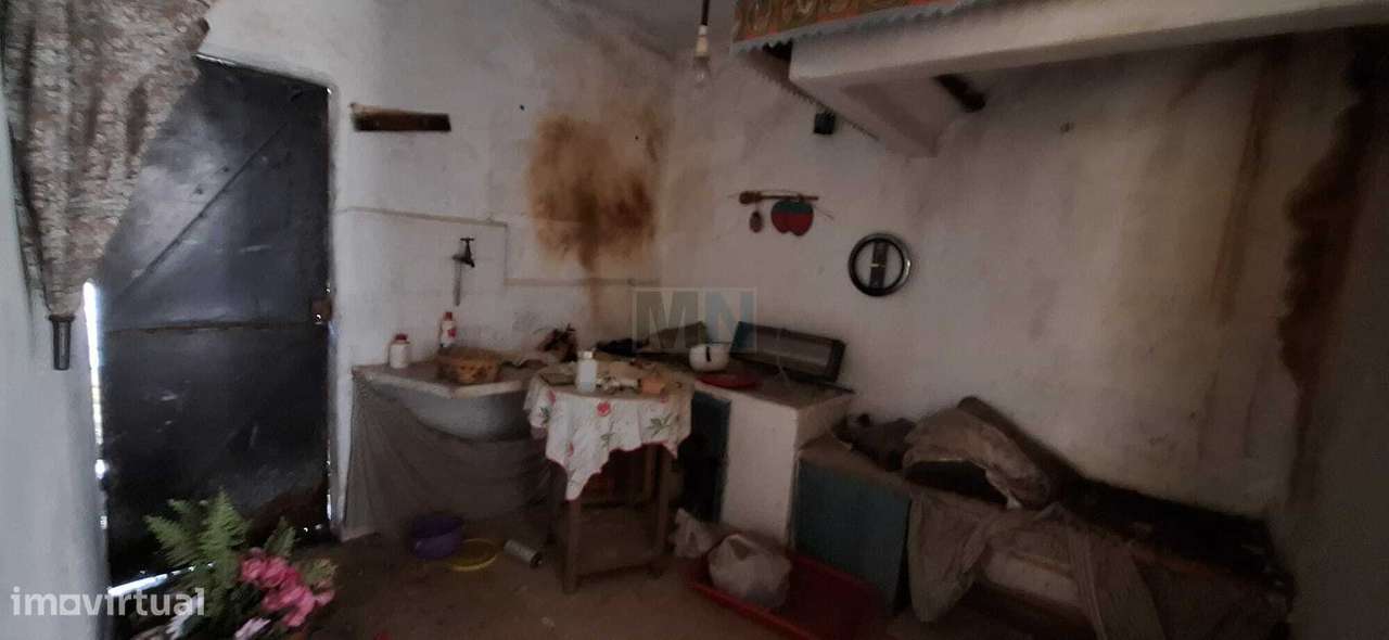 Moradia  para remodelação com Elevado Potencial em Anagueis-18