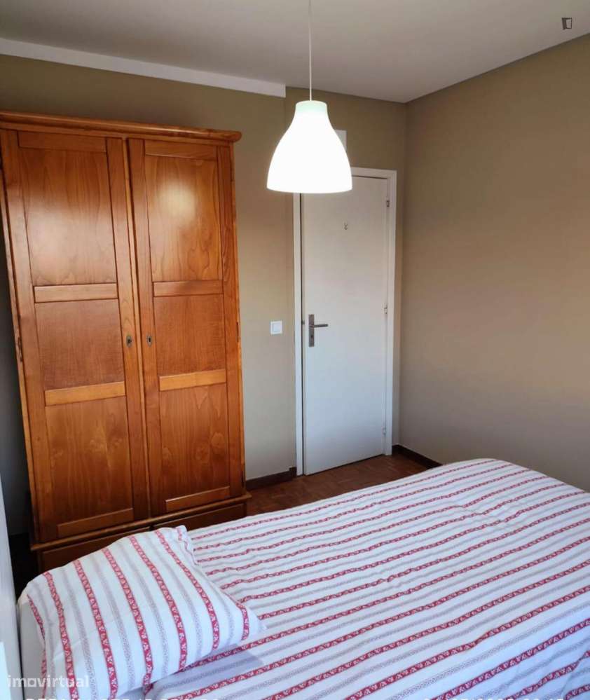 Quarto - localizado em Paranhos Porto - Grande imagem: 4/6