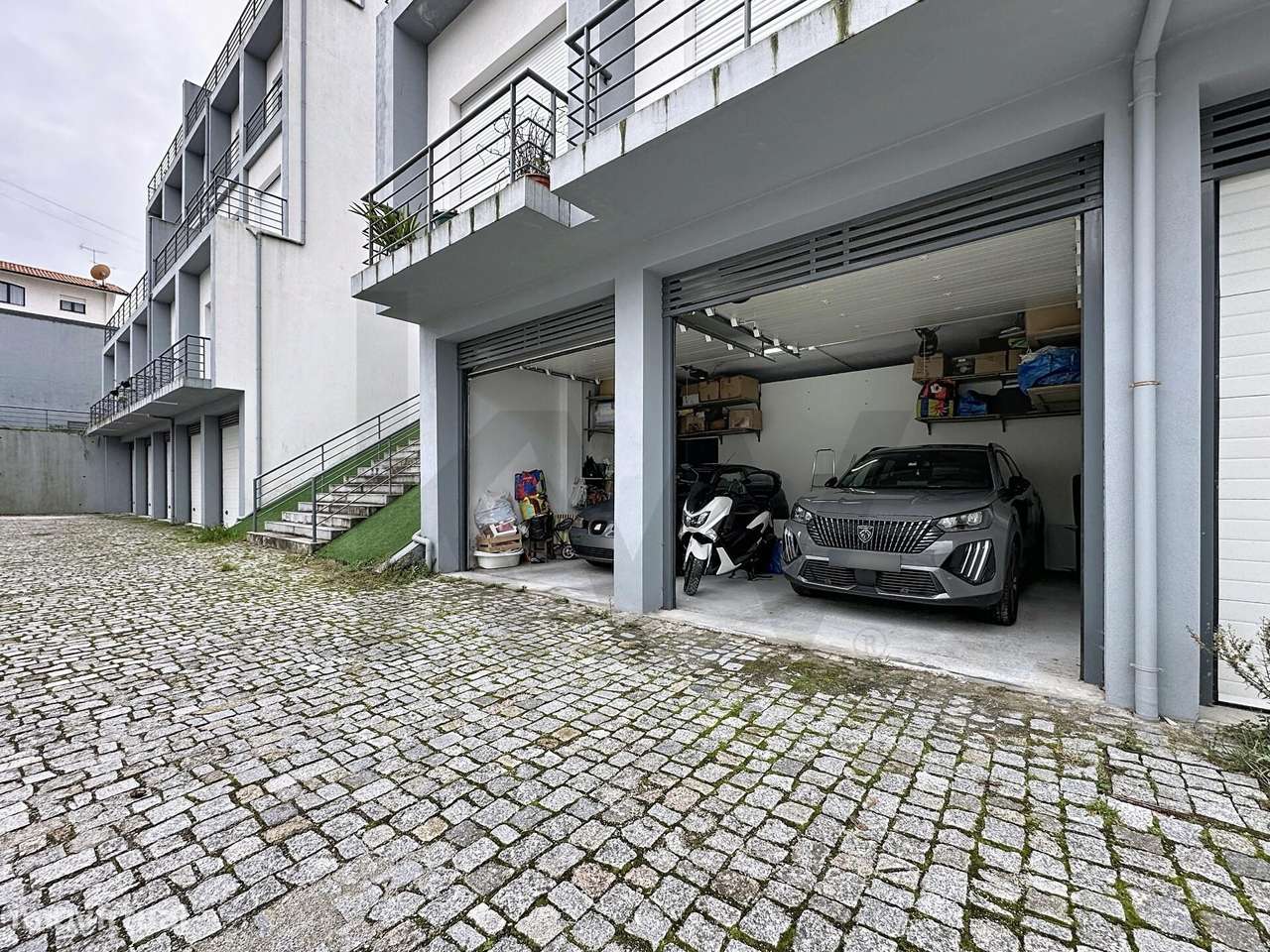 Apartamento T3 c/ 233m2 | Garagem 2 Carro | Enorme Varandas | Elevador-41