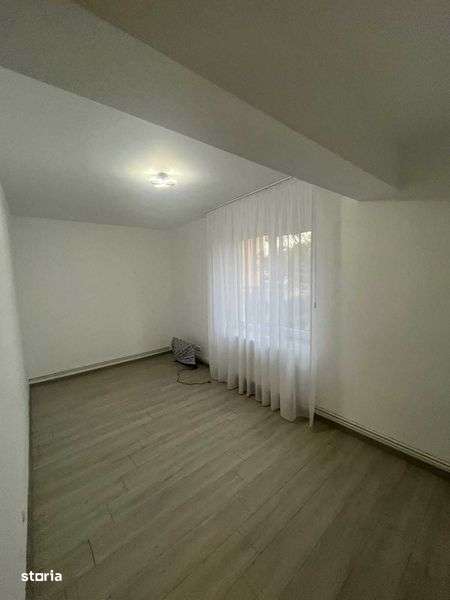 Inchiriez apartament cu 3 camere central - Imagine principală: 4/8