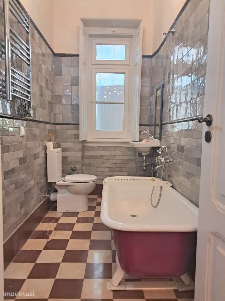 Apartamento ÍMPAR T3+1 com Jardim exclusivo próximo Metro Alameda-17