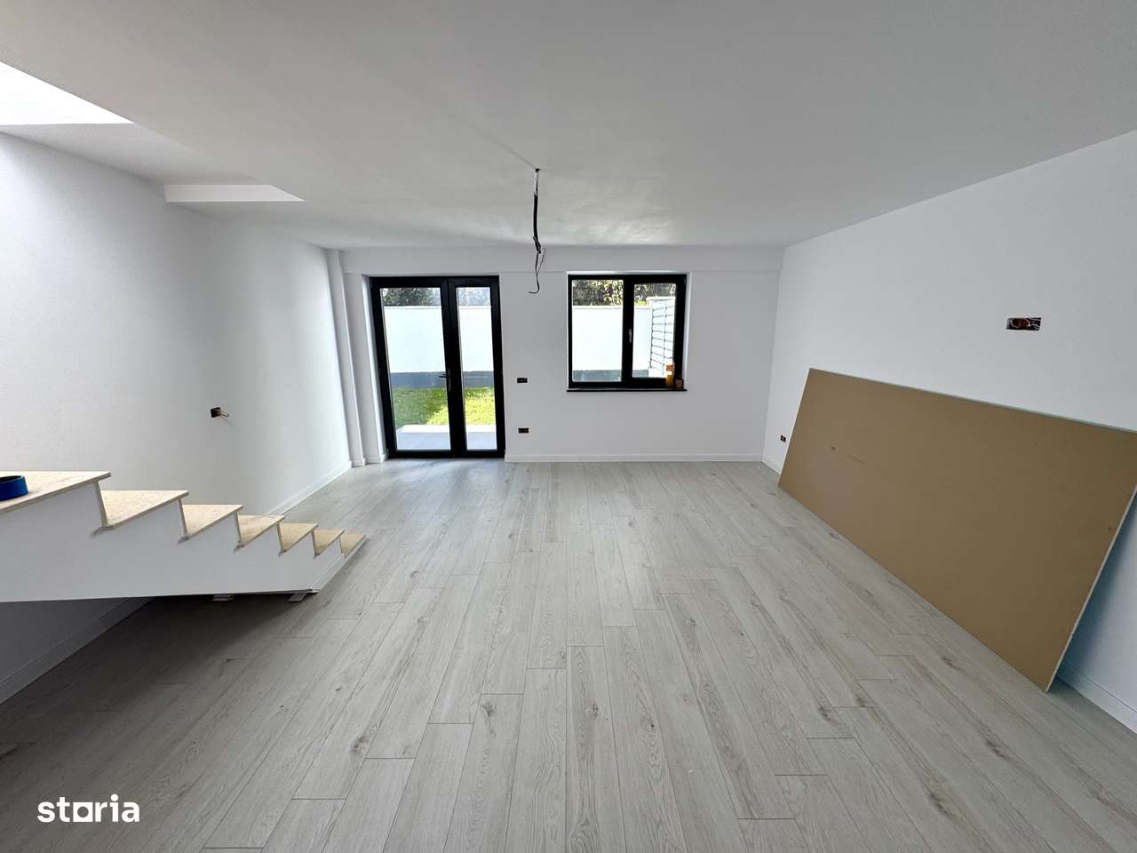 Pozitie buna! Curte amenajata! Vila 4 camere, Bucium - Lidl - Imagine principală: 5/11