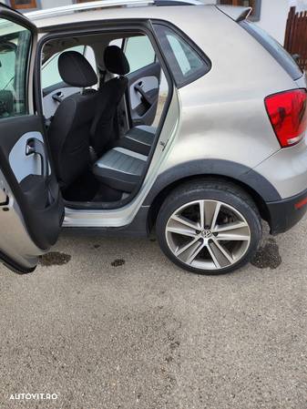 Volkswagen Polo 1.6 TDI Cross - 14