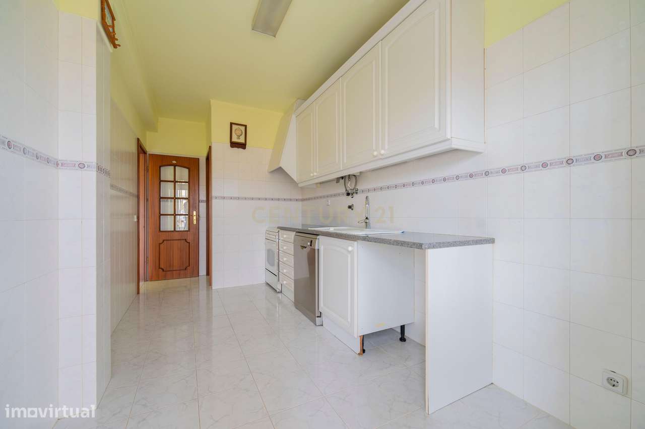 Apartamento T2 em Estômbar, Lagoa - Oportunidade Única!-13
