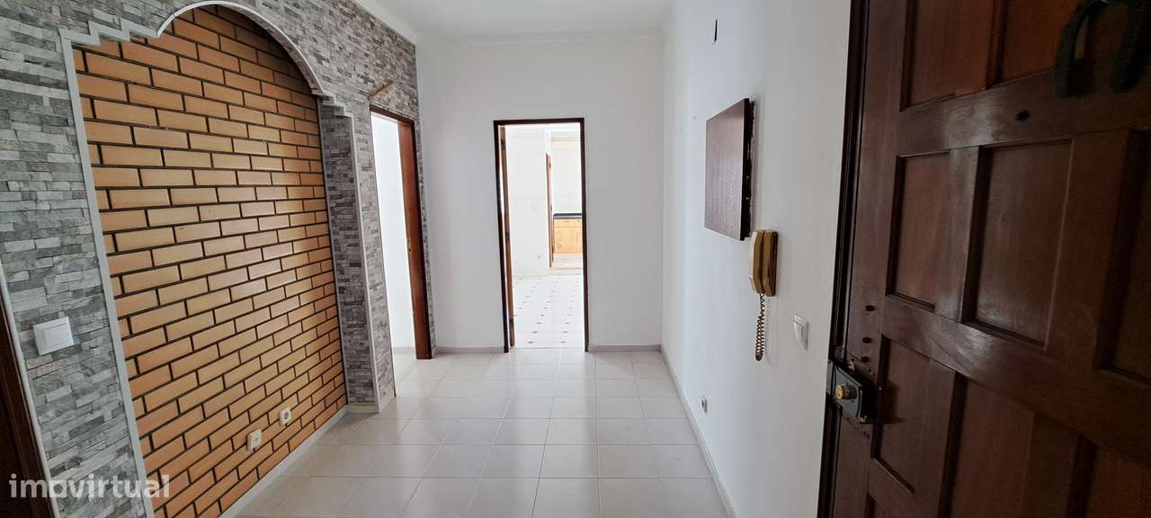 Apartamento T3 com 106m² e Arrecadação no Montijo-14