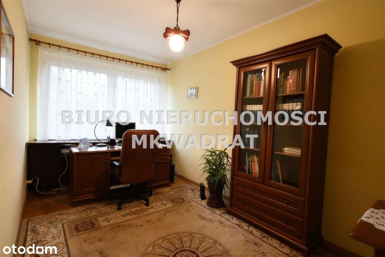 Zadbany, duży dom z garażem tuż przy centrum-15