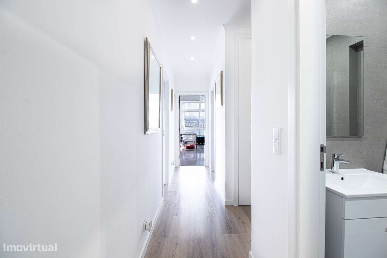 Apartamento T4 remodelado em Carnaxide-9