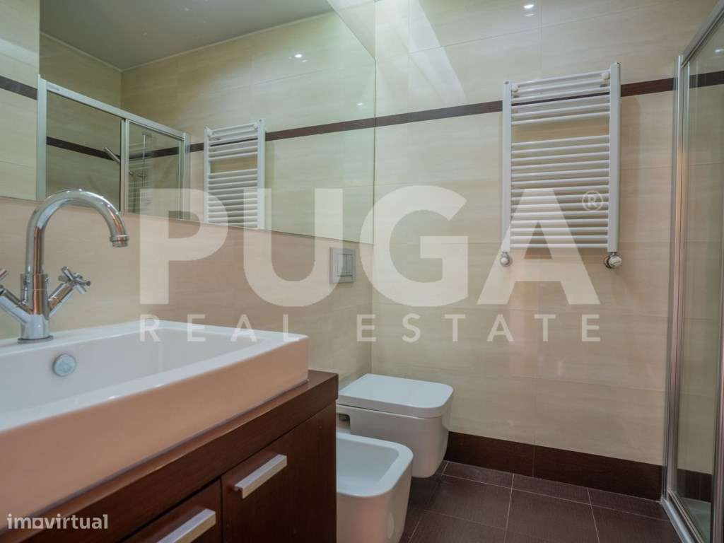 Moradia T3 Transformada em T4 com 4 Suites e Garagem para 5 Carros ...-13